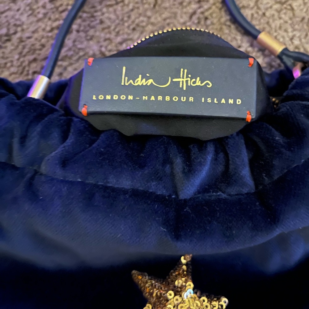 Velvet bag over the shoulder